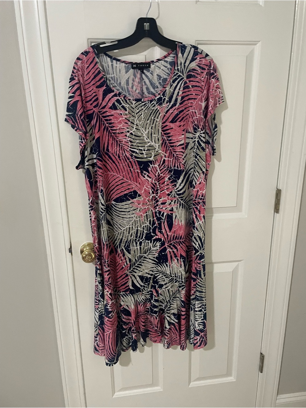 N Touch Pink Palm-Print Scoop Neck Dress 2x no wrinkle